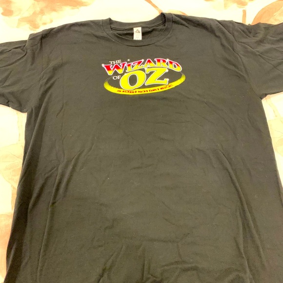 2/$25 Wizard of oz shirt - Picture 2 of 3